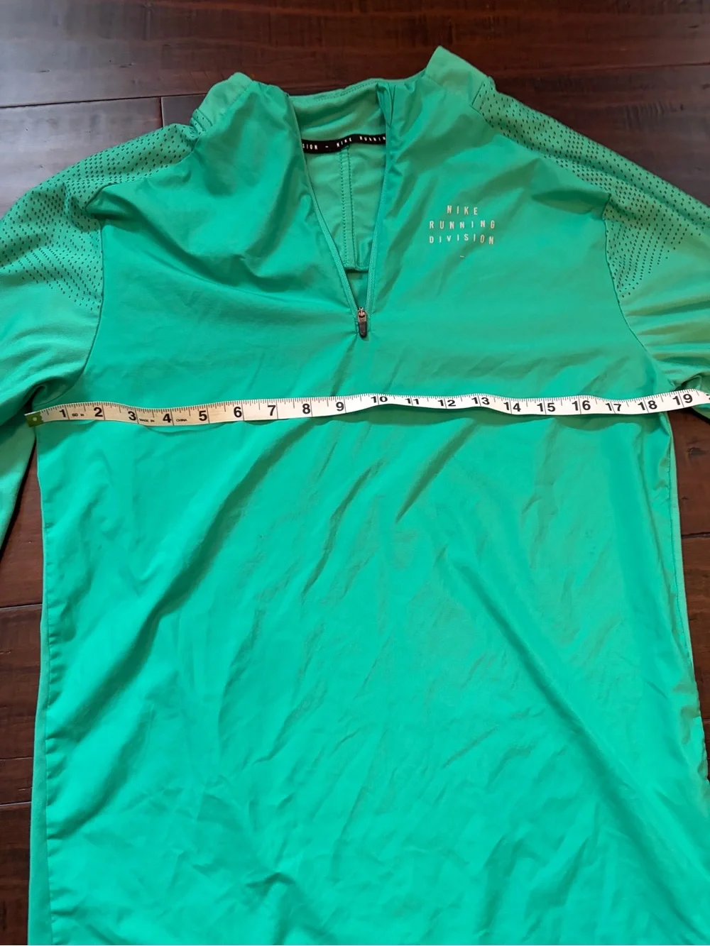 Nike Men’s Mint Green Quarter-Zip running division lightweight layer jacket